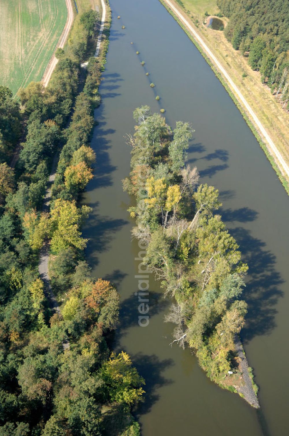 Wusterwitz from above - Blick auf den Flussverlauf des Elbe-Havel-Kanal zwischen Wusterwitz und Kade OT Kader Schleuse.