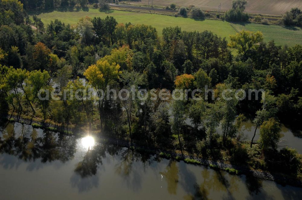 Wusterwitz from above - Blick auf den Flussverlauf des Elbe-Havel-Kanal zwischen Wusterwitz und Kade OT Kader Schleuse.