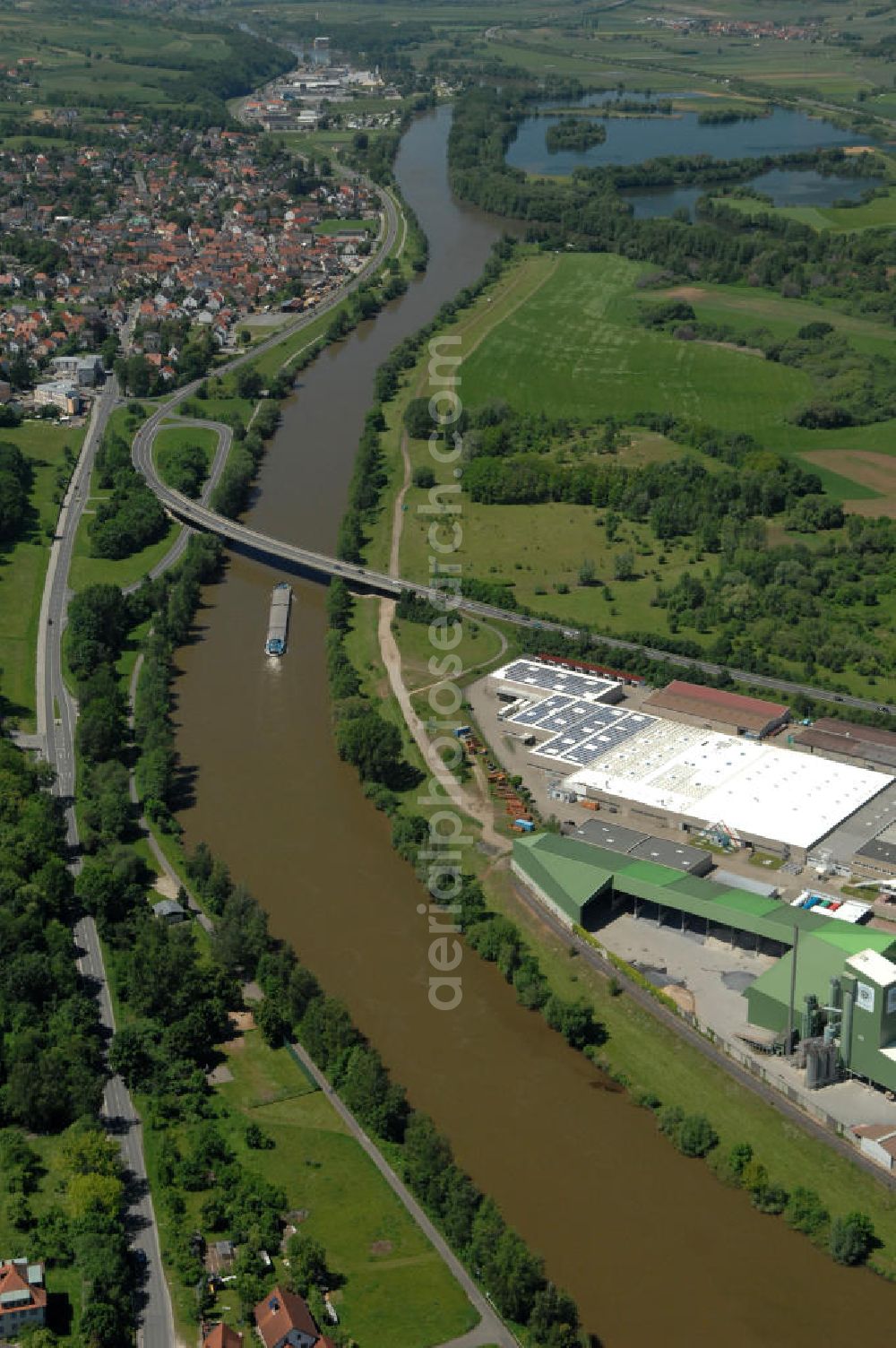 Bamberg from above - Main-Donau-Kanal Richtung Westen zur Main-Mündung.