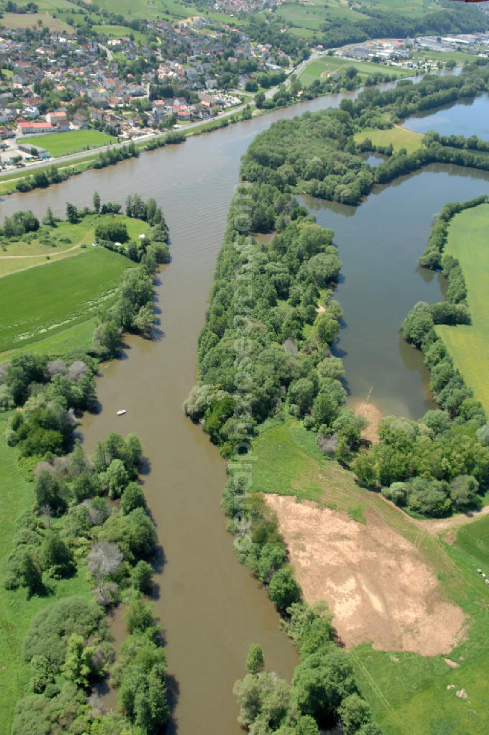 Bischberg from the bird's eye view: Main-Mündung zum Main-Donau-Kanal.