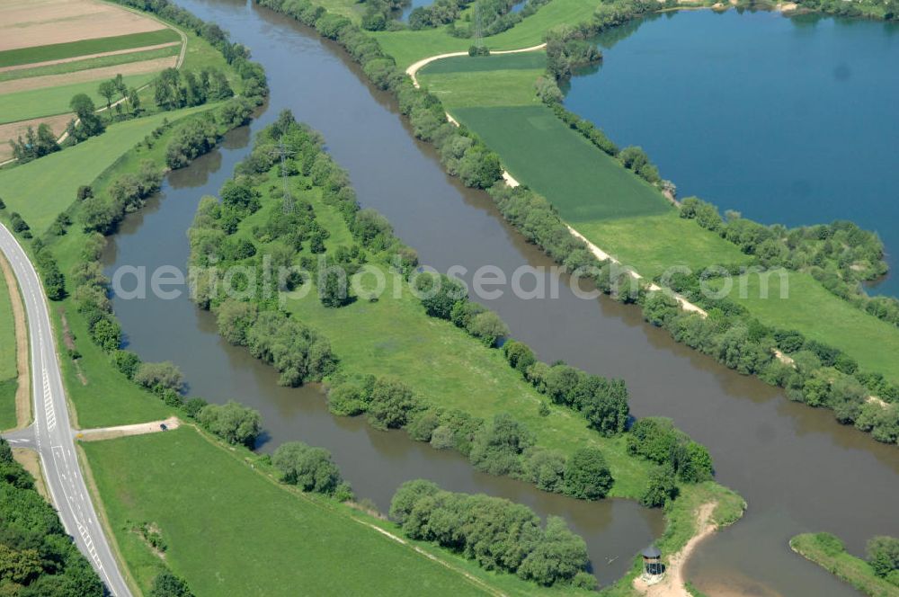 Aerial image Dippach - Main-Flussverlauf mit Altarm bei Dippach.