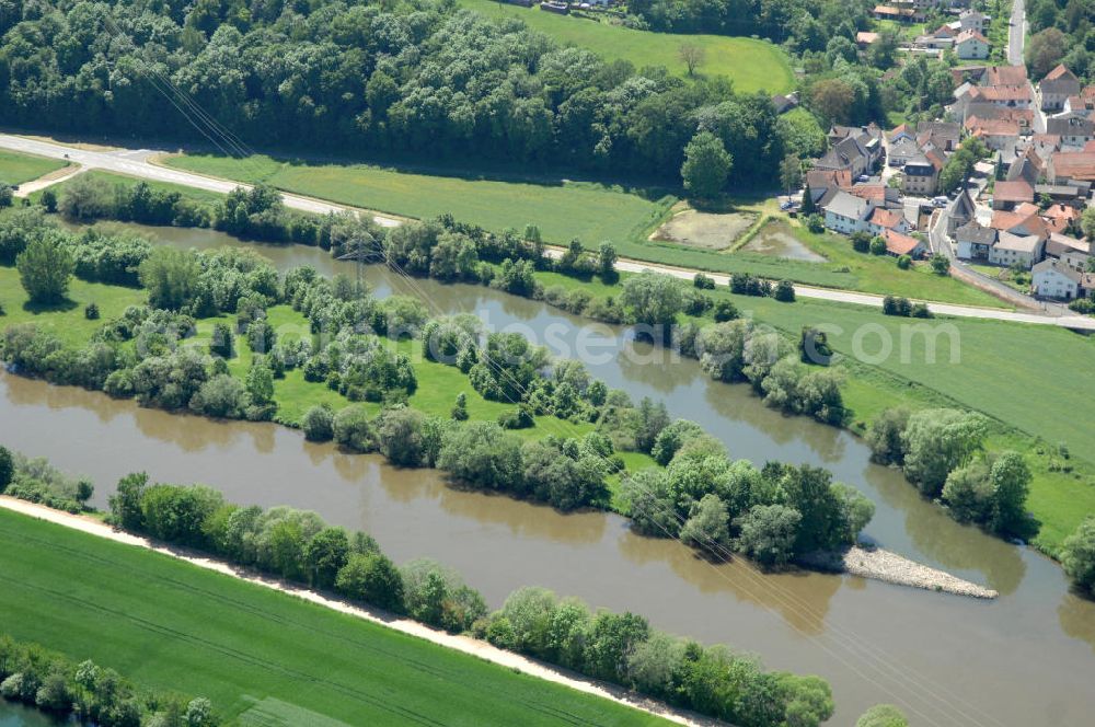 Aerial photograph Dippach - Main-Flussverlauf mit Altarm bei Dippach.