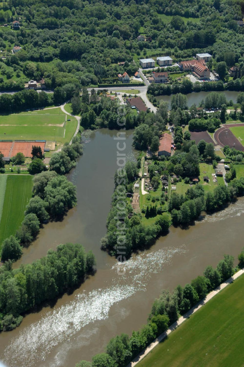 Eltmann from the bird's eye view: Main-Flussverlauf mit Altarm bei Eltmann.