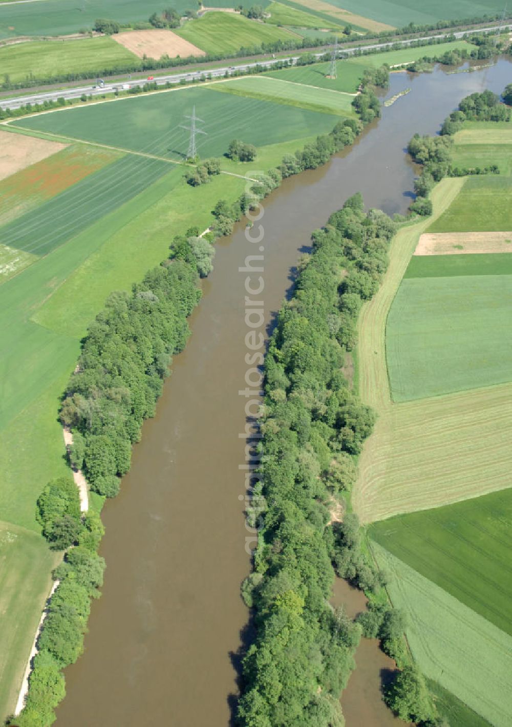 Aerial photograph Eltmann - Main-Flussverlauf Richtung Osten.