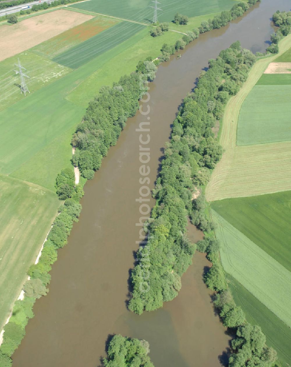 Eltmann from above - Main-Flussverlauf Richtung Osten.