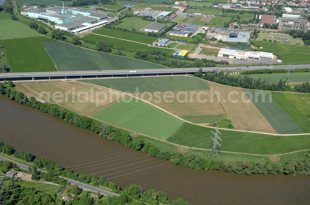 Aerial image Eltmann - Main-Flussverlauf Richtung Westen / Limbach, nahe der Autobahn A 70.