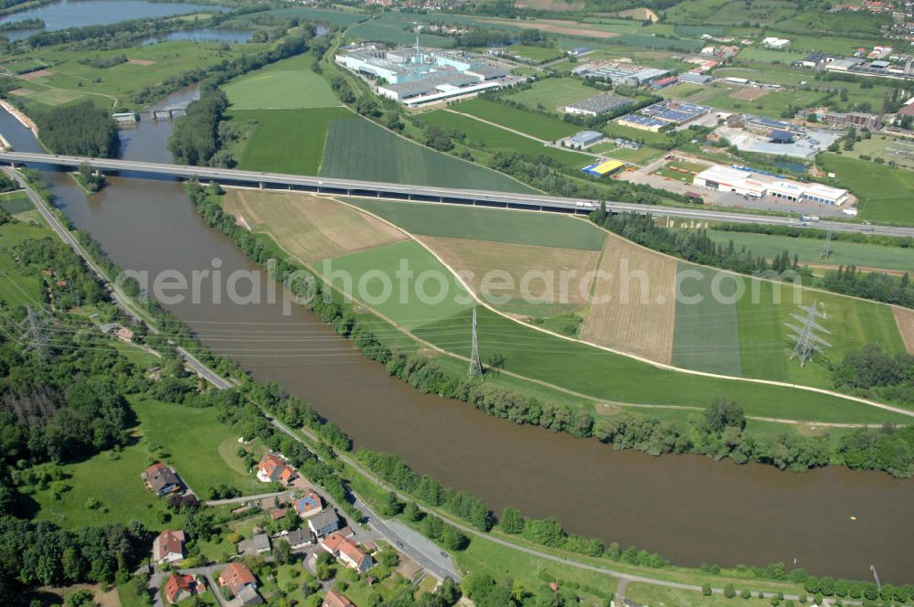 Eltmann from above - Main-Flussverlauf Richtung Westen / Limbach, nahe der Autobahn A 70.