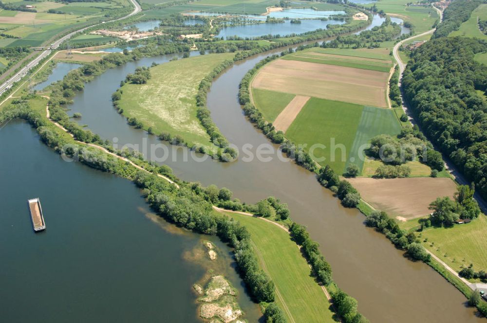 Aerial photograph Eschenbach - Main-Flussverlauf mit Altarm bei Eschenbach.