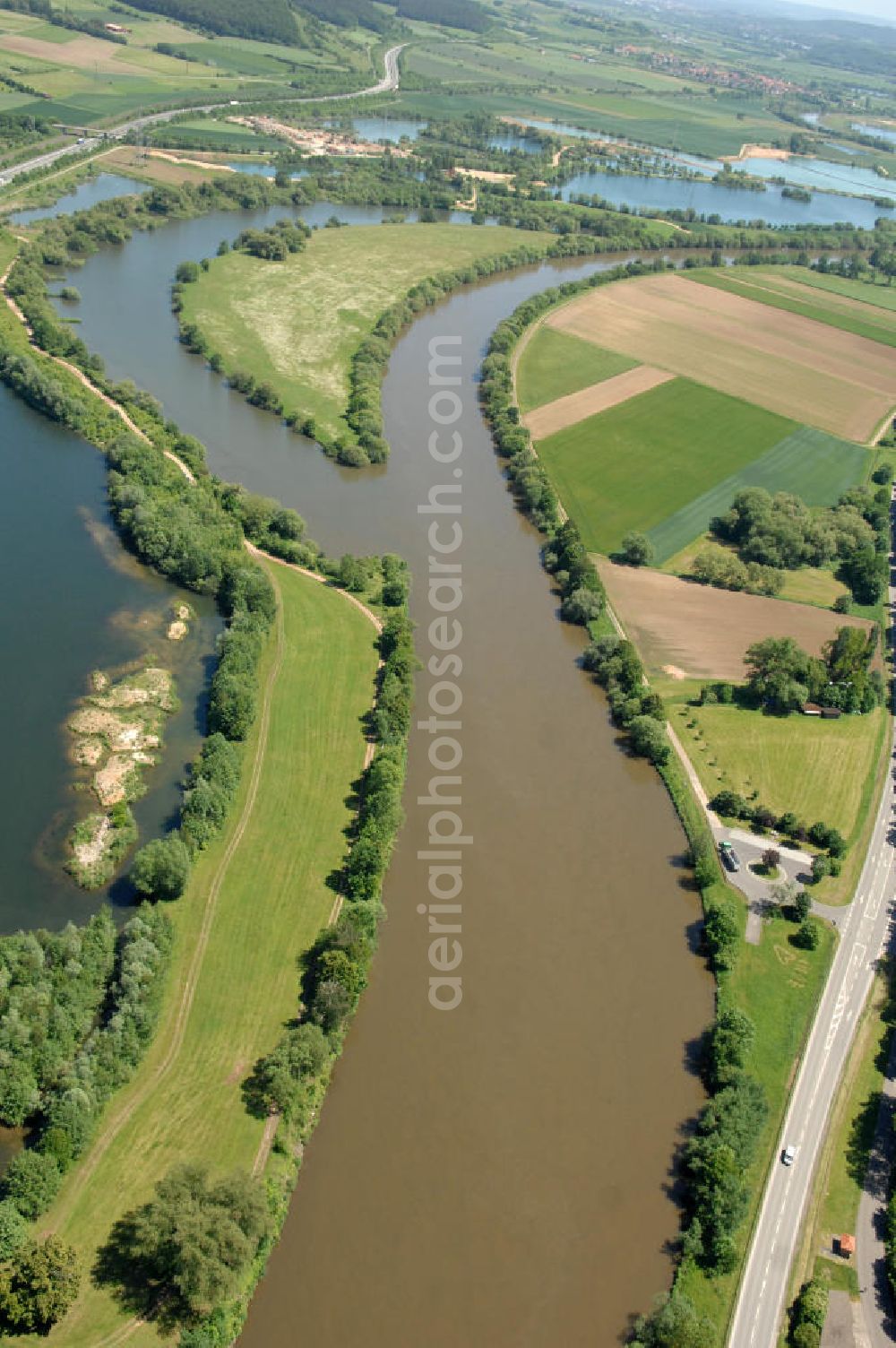 Eschenbach from above - Main-Flussverlauf mit Altarm bei Eschenbach.