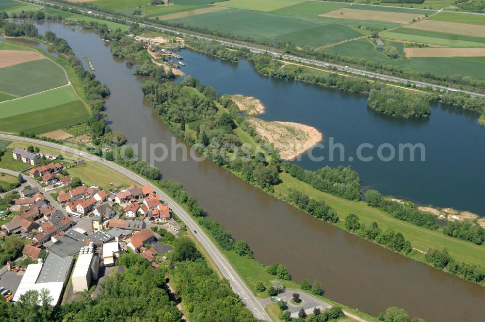 Eschenbach from above - Main-Flussverlauf Richtung Westen.