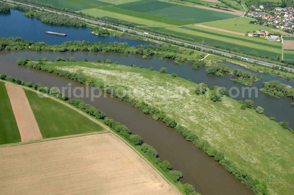 Aerial image Eschenbach - Main-Flussverlauf mit Altarm bei Eschenbach.