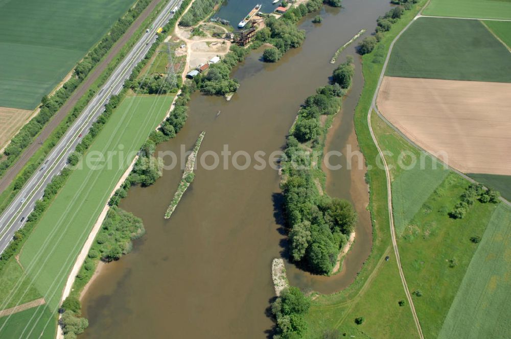 Eschenbach from the bird's eye view: Main-Flussverlauf bei Eschenbach.