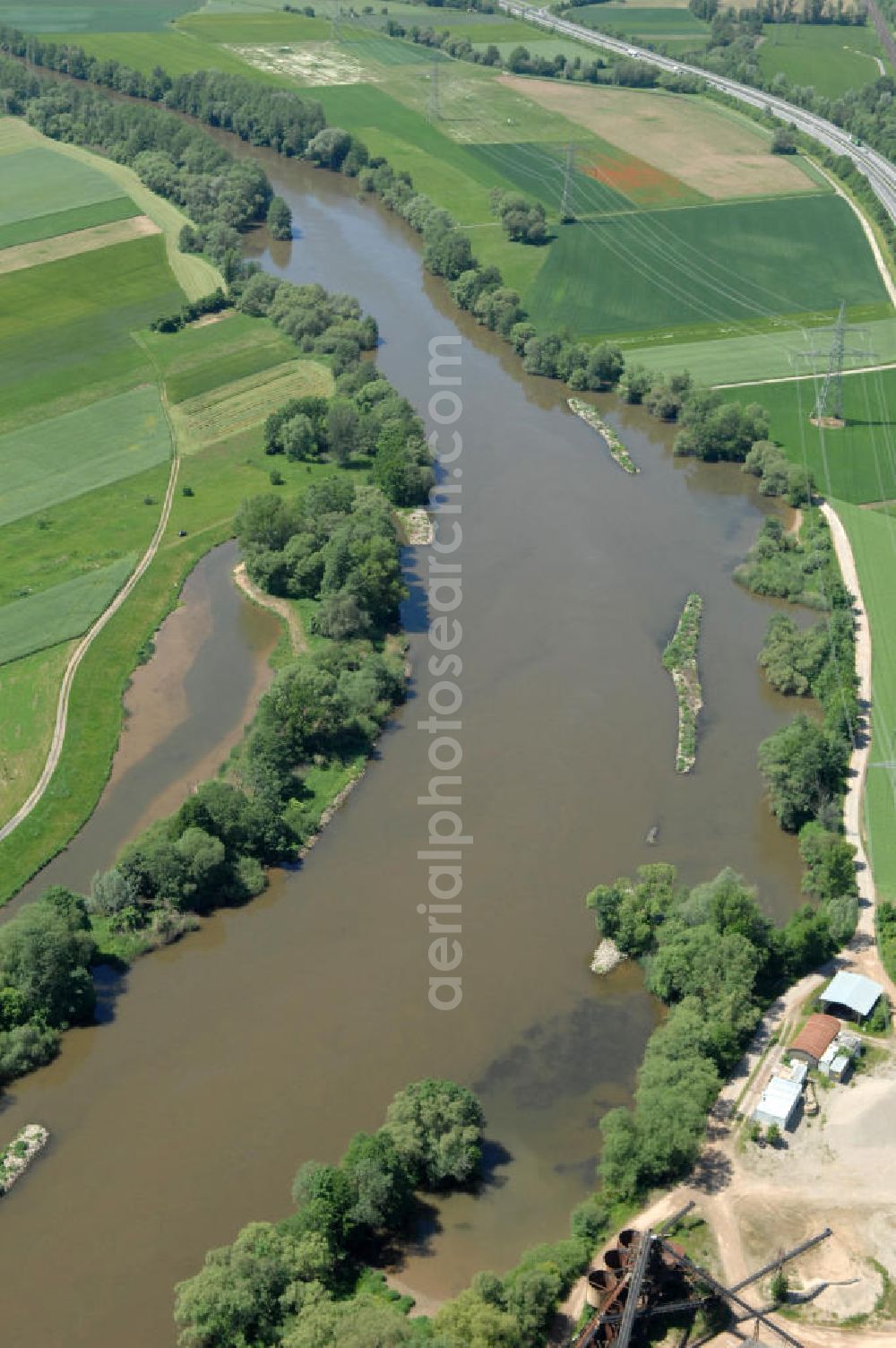 Eschenbach from the bird's eye view: Main-Flussverlauf Richtung Westen.