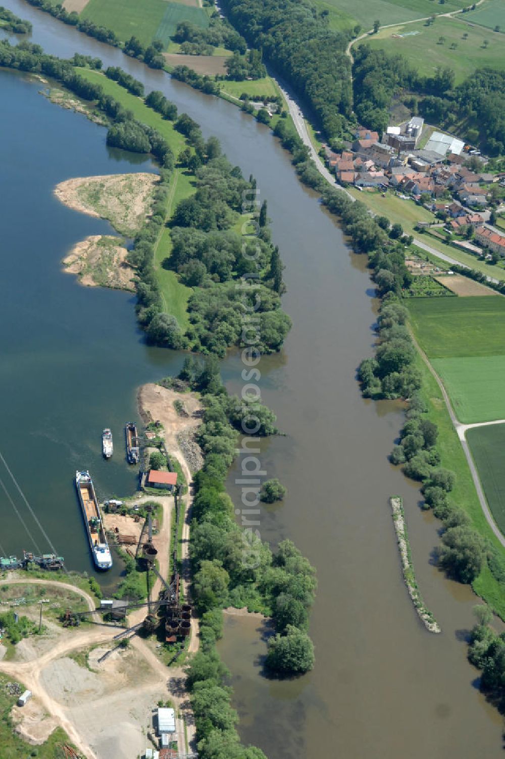 Aerial image Eschenbach - Main-Flussverlauf Richtung Osten.