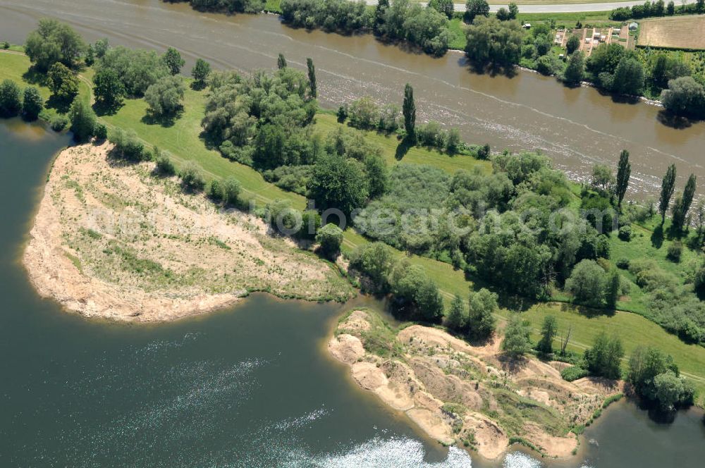 Eschenbach from above - Main-Flussverlauf mit Baggersee bei Eschenbach.