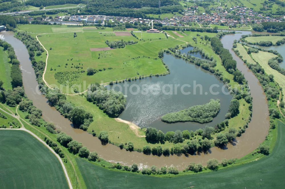 Limbach from the bird's eye view: Main-Flussverlauf und Limbacher Baggersee.