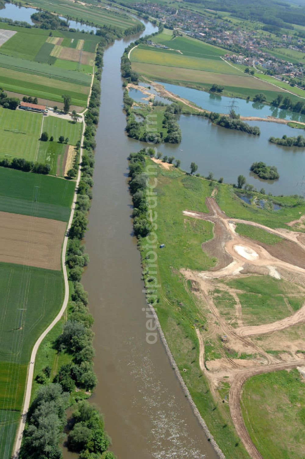 Staffelbach from the bird's eye view: Main-Flussverlauf bei Staffelbach.