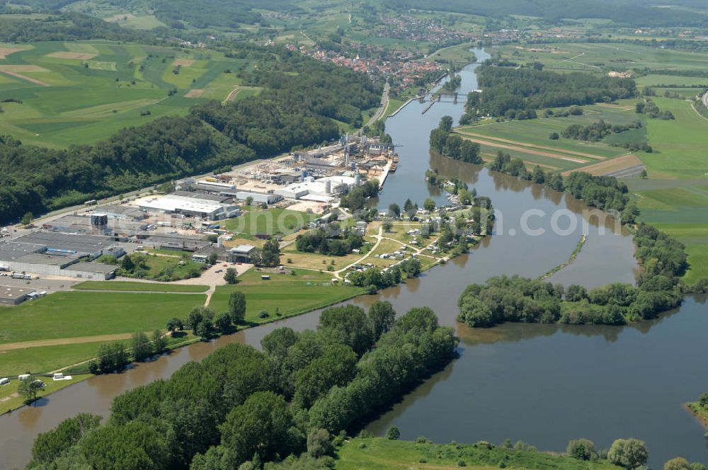 Trosdorf from above - Main-Flussverlauf am Industriegebiet Trosdorf in Richtung Westen.