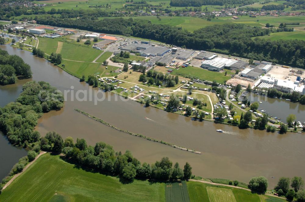 Aerial image Trosdorf - Main-Flussverlauf am Industriegebiet Trosdorf.