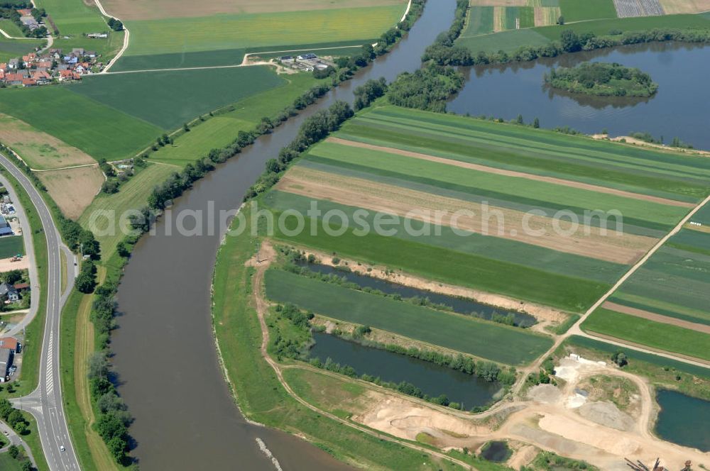 Aerial image Trunstadt - Main-Flussverlauf bei Trunstadt Richtung Nordwesten.