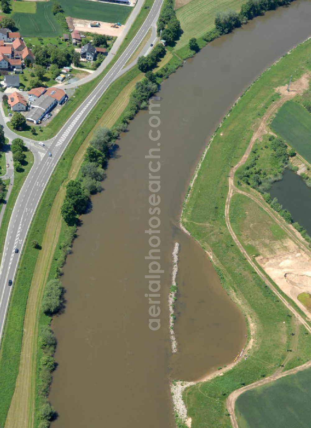 Aerial photograph Trunstadt - Main-Flussverlauf bei Trunstadt Richtung Nordwesten.