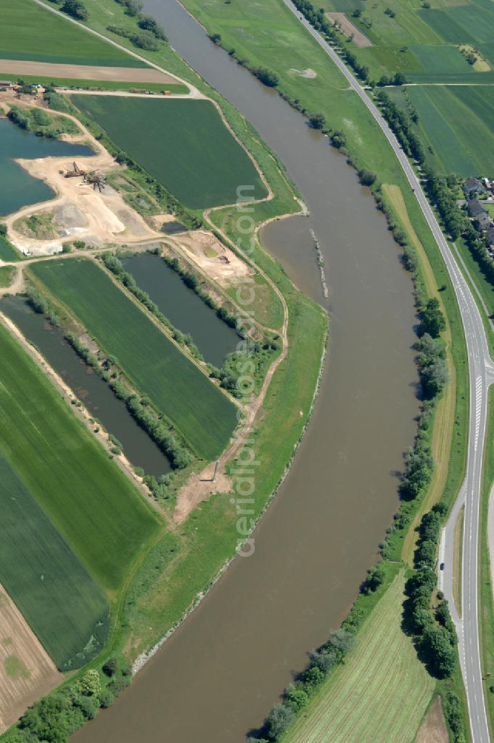 Trunstadt from above - Main-Flussverlauf bei Trunstadt Richtung Osten.