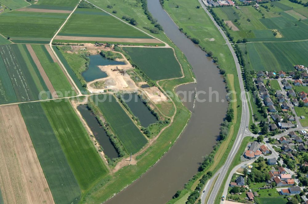 Aerial image Trunstadt - Main-Flussverlauf bei Trunstadt Richtung Osten.