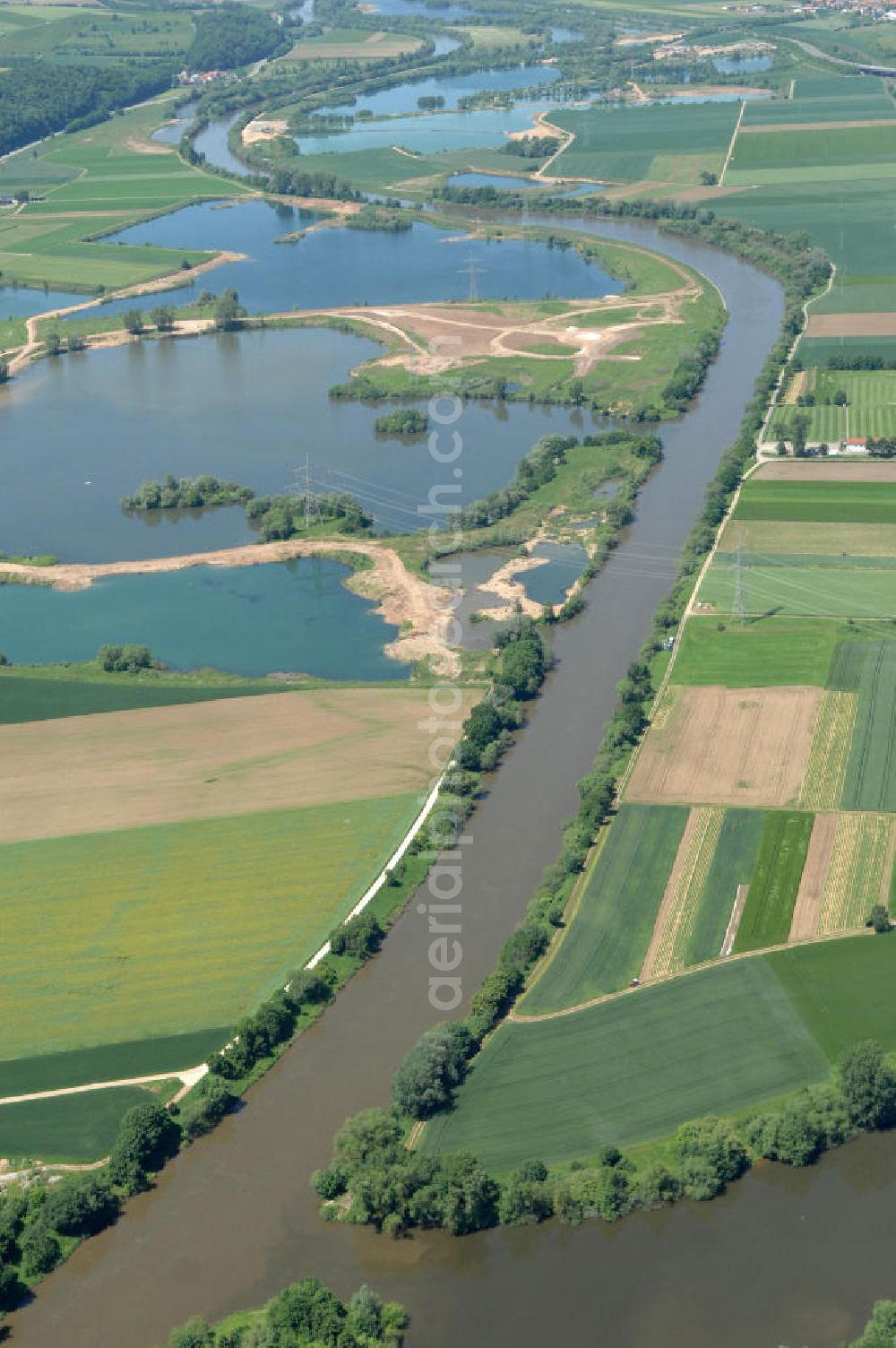 Aerial photograph Trunstadt - Main-Flussverlauf bei Trunstadt Richtung Nordwesten.