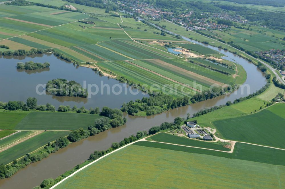 Aerial image Trunstadt - Main-Flussverlauf bei Trunstadt Richtung Osten.