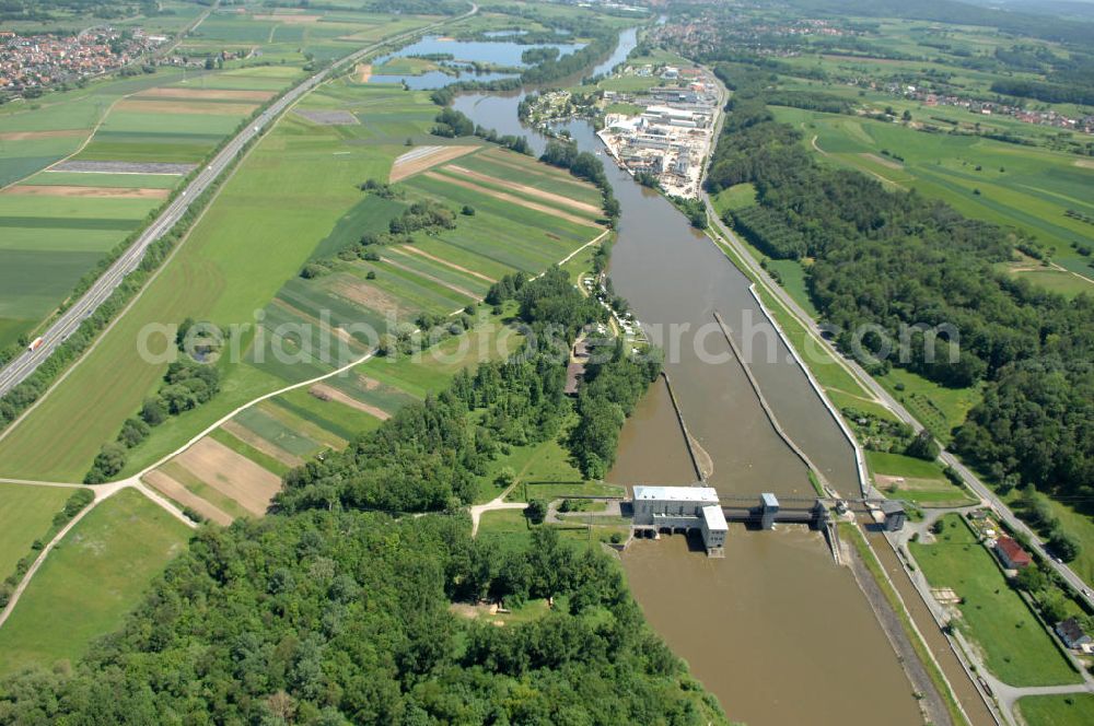 Viereth from above - Main-Flussverlauf mit Altarm an der Staustufe Schleuse und Wehr Viereth.