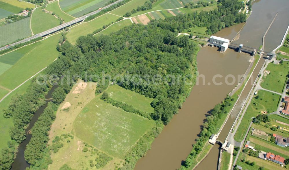 Aerial photograph Viereth - Main-Flussverlauf mit Altarm an der Staustufe Schleuse und Wehr Viereth.