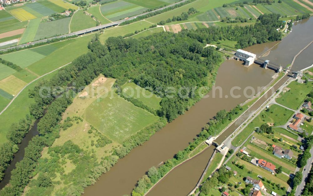 Viereth from above - Main-Flussverlauf mit Altarm an der Staustufe Schleuse und Wehr Viereth.