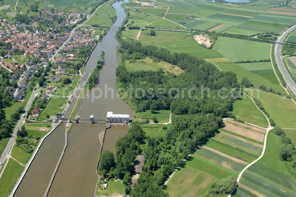 Aerial image Viereth - Main-Flussverlauf mit Altarm an der Staustufe Schleuse und Wehr Viereth.