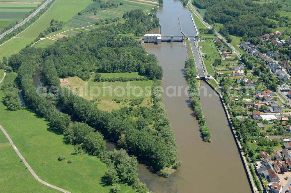 Viereth from above - Main-Flussverlauf mit Altarm an der Staustufe Schleuse und Wehr Viereth.