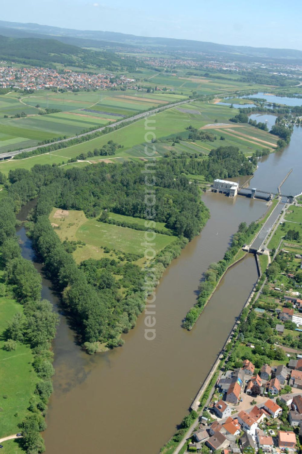 Aerial image Viereth - Main-Flussverlauf mit Altarm an der Staustufe Schleuse und Wehr Viereth.