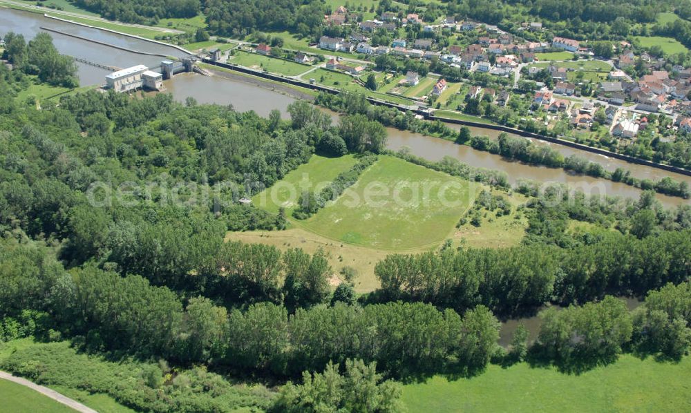 Viereth from above - Main-Flussverlauf mit Altarm an der Staustufe Schleuse und Wehr Viereth.