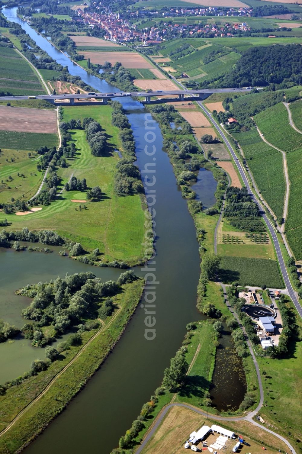 Dettelbach from the bird's eye view: View from north along the Main river near by Dettelbach with the Main bridge in the state Bavaria