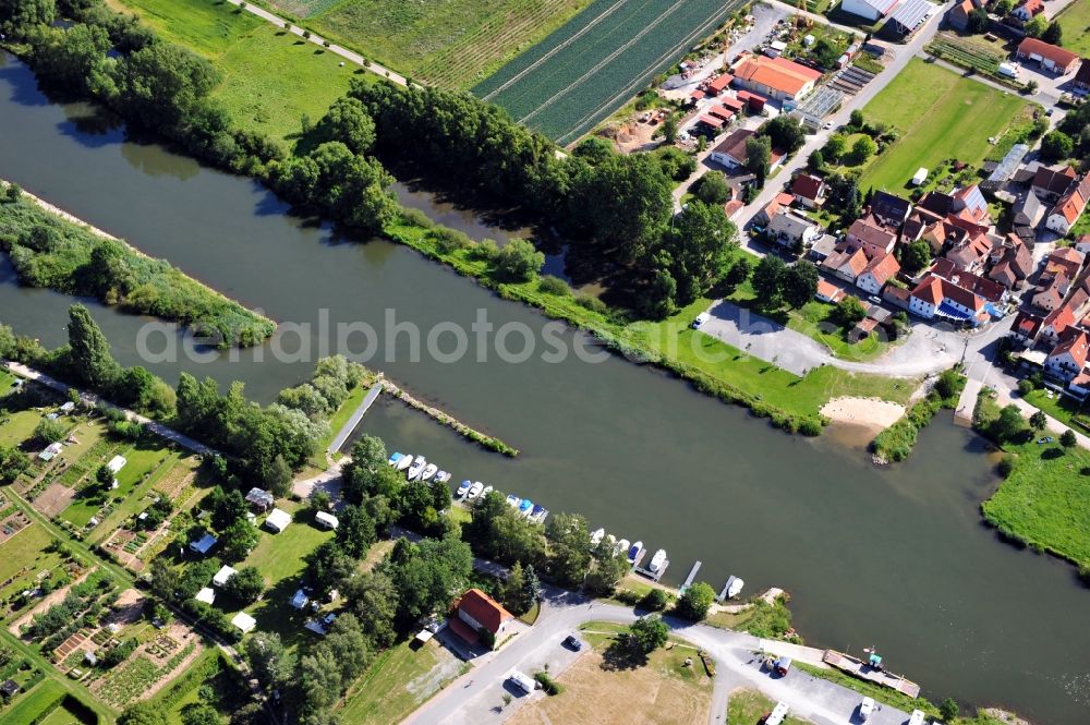 Aerial image Mainstockheim - View from west along the Main river near by Mainstockheim on the right riverside and Albertshofen on the left riverside in the state Bavaria