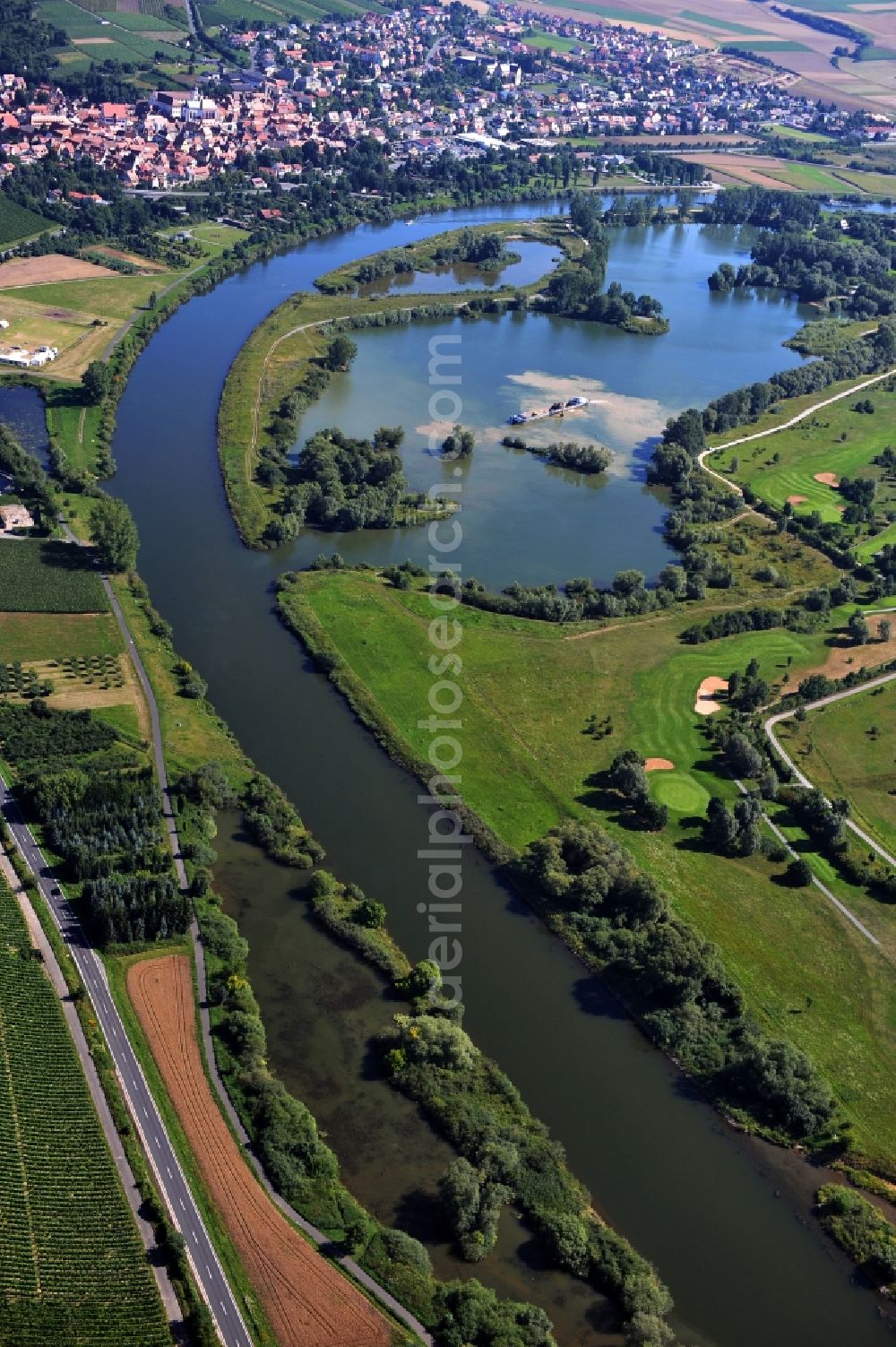 Dettelbach from the bird's eye view: View from west along the Main river with the district Mainsondheim of Dettelbach at the left riverside in the state Bavaria