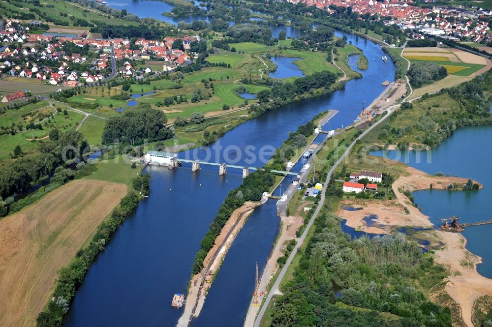 Dettelbach from the bird's eye view: View from east along the Main river with the lock Dettelbach and the district Mainsondheim at the left riverside in the state Bavaria