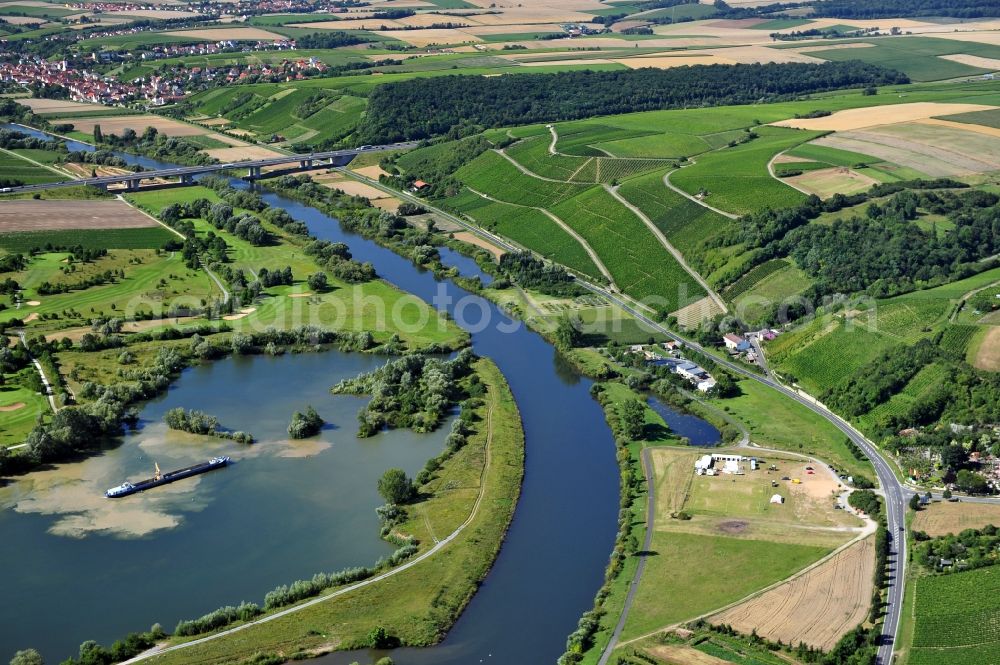 Aerial image Dettelbach - View from east along the Main river with the district Mainsondheim of Dettelbach at the left riverside in the state Bavaria