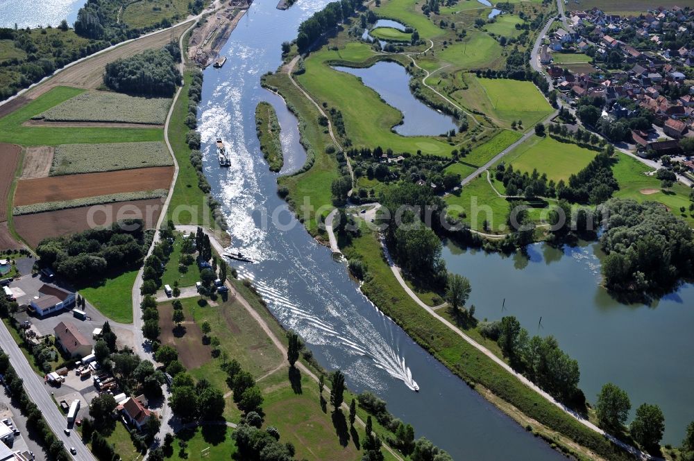 Aerial photograph Dettelbach - View from west along the Main river with the district Mainsondheim of Dettelbach at the left riverside in the state Bavaria