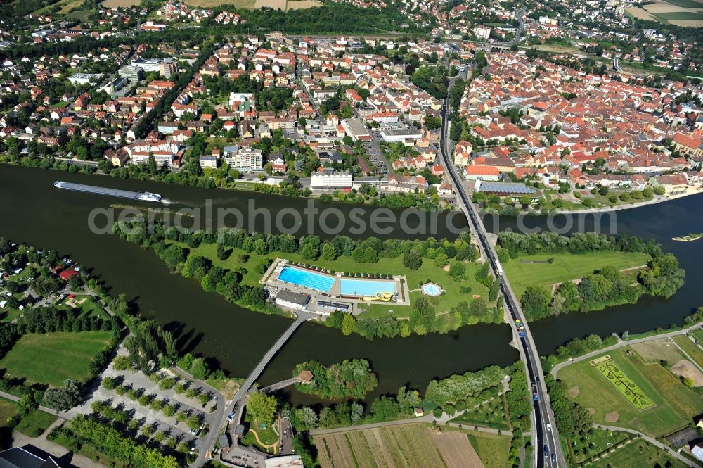 Aerial photograph Kitzingen - View from east along the Main river with the Konrad-Adenauer-Bridge and the open-air bath on the Mondsee Island in Kitzingen in the state Bavaria