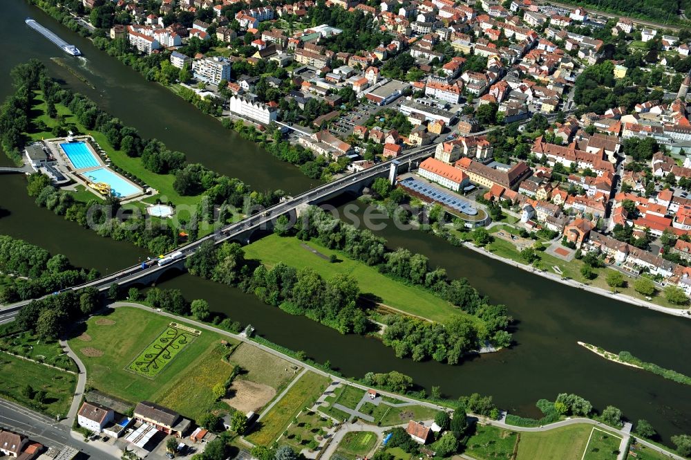 Aerial image Kitzingen - View from northeast along the Main river with the Konrad-Adenauer-Bridge and the open-air bath on the Mondsee Island in Kitzingen in the state Bavaria