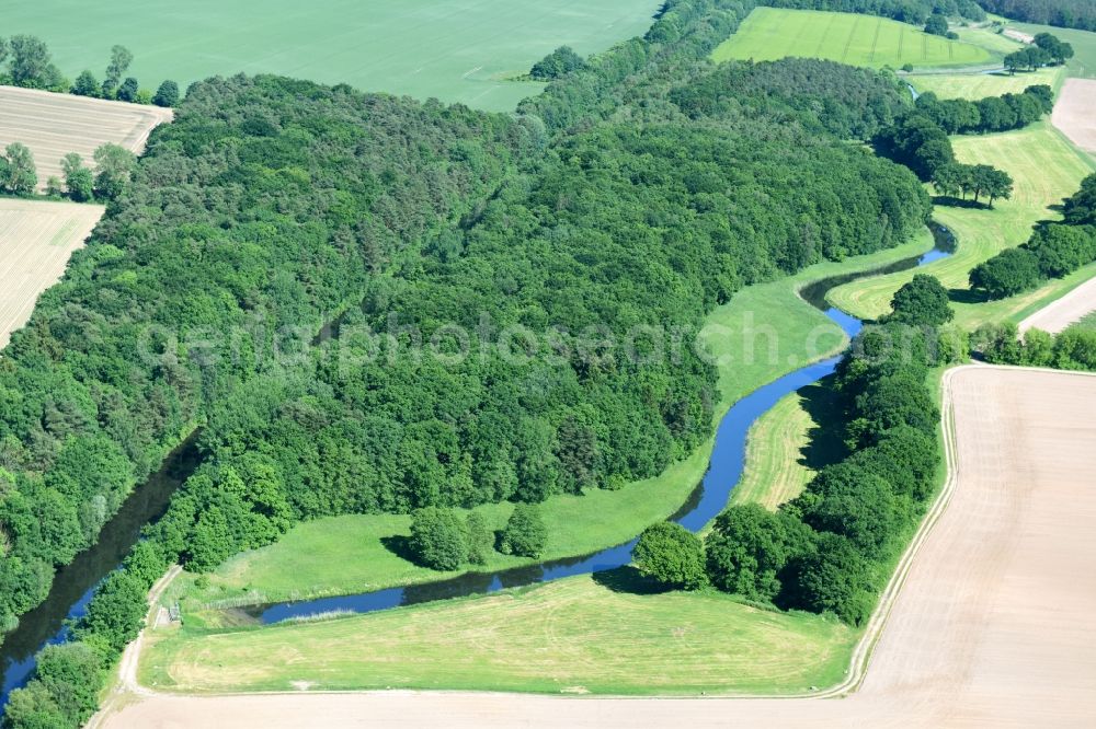 Siggelkow from above - Riparian zones on the course of the river of Mueritz-Elde Wasserstrasse and dem Fluss Alte Elde in Siggelkow in the state Mecklenburg - Western Pomerania, Germany