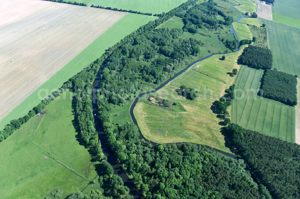 Aerial image Siggelkow - Riparian zones on the course of the river of Mueritz-Elde Wasserstrasse and dem Fluss Alte Elde in Siggelkow in the state Mecklenburg - Western Pomerania, Germany