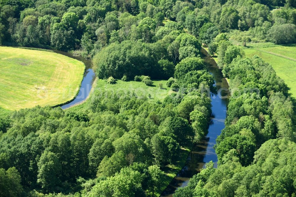 Siggelkow from above - Riparian zones on the course of the river of Mueritz-Elde Wasserstrasse and dem Fluss Alte Elde in Siggelkow in the state Mecklenburg - Western Pomerania, Germany