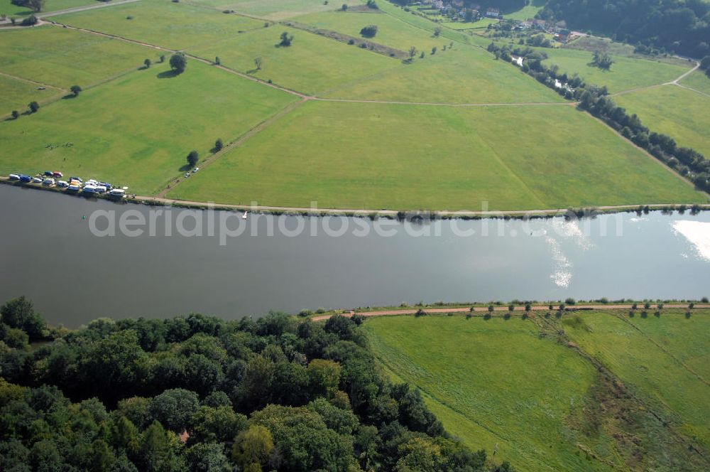 Aerial image Besseringen Stadt Merzig - Blick aus Osten über Wiesenflächen und den Fluss Saar auf Die Aue bei Schwemlingen mit verschiedenen Gräben und Grünland.