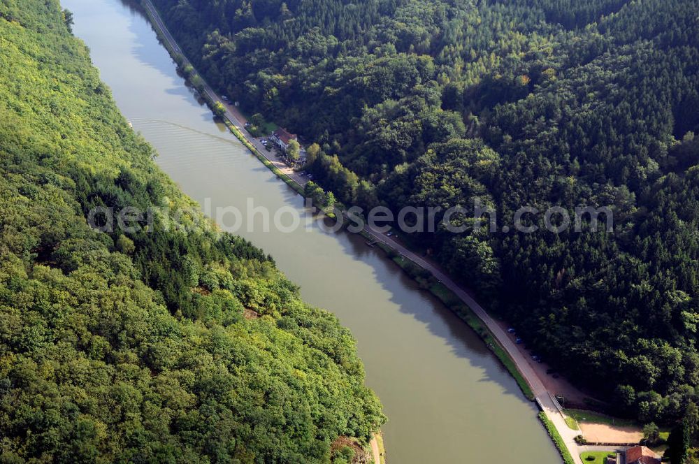 Mettlach OT Keuchingen from above - Blick aus Nordwest entlang der Saar auf die Mündung Steinbach an der Saarschleife.