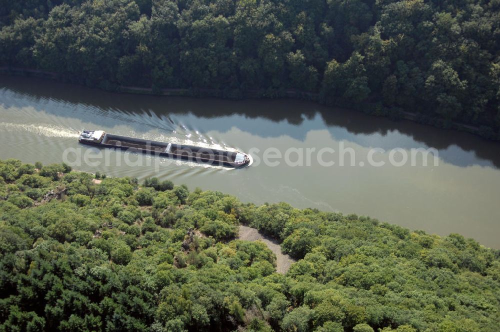 Aerial image Mettlach OT Keuchingen - Blick aus Norden über die Saar mit fahrenden Frachter / Schiff auf den Montclair-Wald.